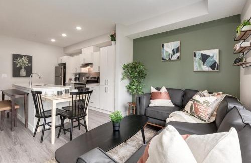 Shaganappi Apartment | Free Heated Parking, Quick DT Access