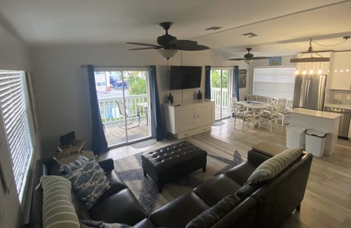 Marathon House | Free Kayaks, Bikes, & Boat Dockage! Waterfront Home