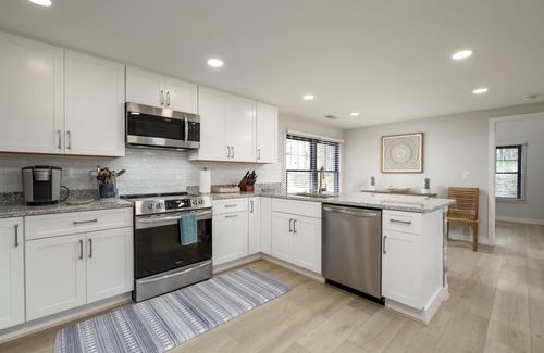 Sandpiper Pines House | Free Linens & Cleaning - Cleveland Cove