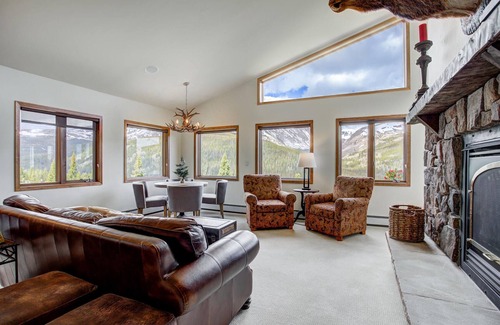 Breckenridge House | Free Night! Lux Mtn Home w/180 Views, Lg Hot Tub, Nr Skiing/Hiking, 2 car garage