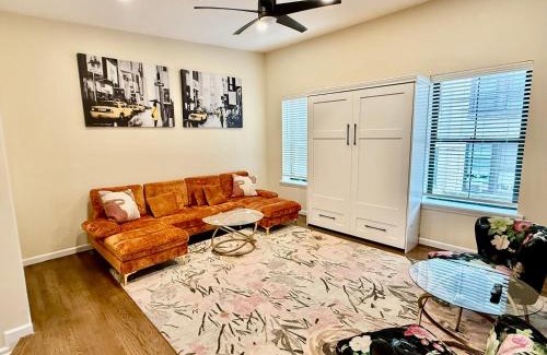 Hoboken Apartment | Free Parking -2BR,2Bath, 4Beds, Sleeps 6, 10 Min to NYC, 10 Min to Path