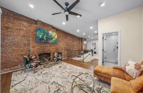 Hoboken Apartment | Free Parking -2BR,2Bath, 4Beds, Sleeps 6, 10 Min to NYC, 10 Min to Path