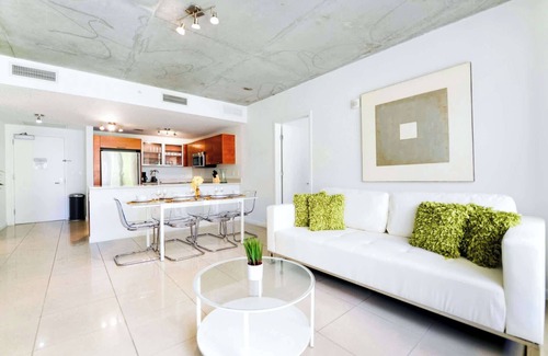 Midtown Apartment | Free Parking! Condo in Midtown Miami