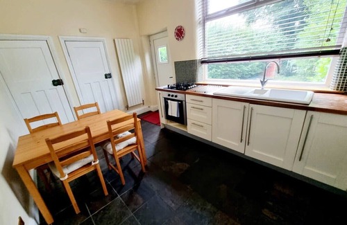 Middleton House | Free Parking House in Middleton by City SuperHost