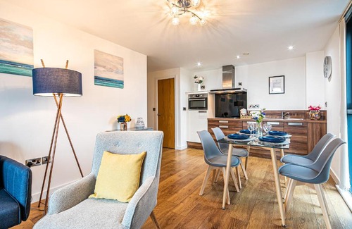 Sheffield City Centre Apartment | Free Parking, IQuarter Luxe 2 Bed Apartment Sheffield - Available & Book Today