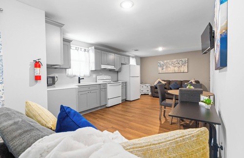 Utica Apartment | Free Parking, Laundry, Wi-Fi, 6 Min WYNN Hosp/Nexus Center, Downtown Utica NY4