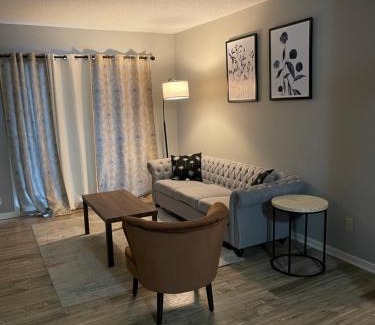 Manhattan Apartment | Free parking; N/Campus, Aggieville, & Stadium