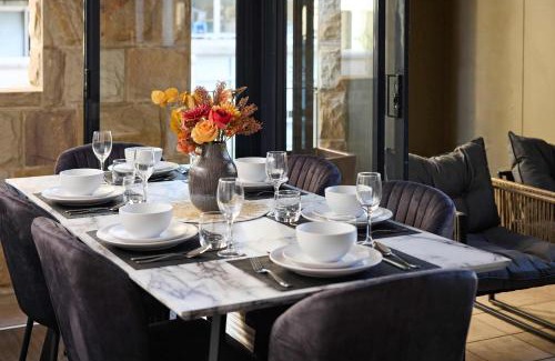Pyrmont Apartment | Free Parking on Cross, 5 mins to Star and Darling
