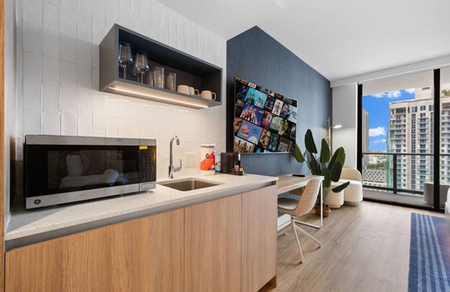 Downtown Miami Condo | Free Parking! Stylish Studio w/City Views