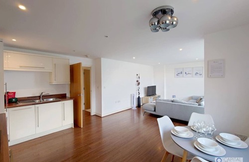 Newham Apartment | Free Parking: Two Bed Apartment in Beckton