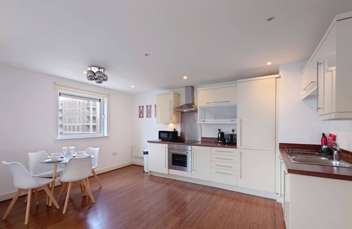 Newham Apartment | Free Parking: Two Bed Apartment in Beckton