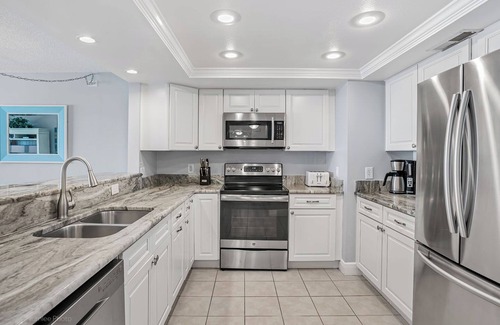 Indian Rocks Beach Condo | FREE PERKS INCLUDED! Reef Club 410 - GULF FRONT Condo!