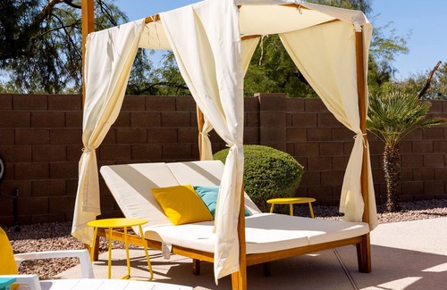 East Mesa House | FREE POOL HEAT~Beach Volley Ball~Putting Greens~Park Adjacent~Basket Ball Court