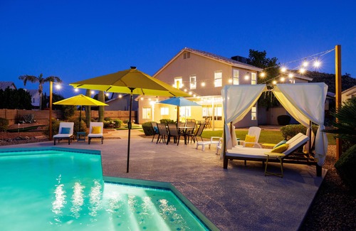 East Mesa House | FREE POOL HEAT~Beach Volley Ball~Putting Greens~Park Adjacent~Basket Ball Court