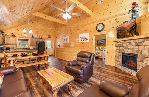 Pigeon Forge Cabin | Free Tickets | Hot Tub, Pool Table, Media Room, Easy Access Crazy Like a Fox!