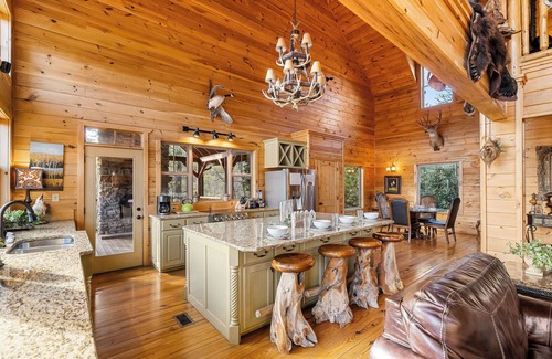 Gatlinburg - Pigeon Forge Cabin | Free Tickets | Luxury Cabin, Jaw Dropping Views, Hot Tub, Games, Fire-Pit