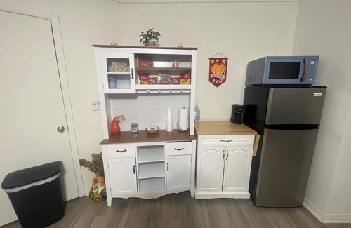 Lakeside Apartment | FREE Wi-Fi, Pet Friendly, Family Guest Home!