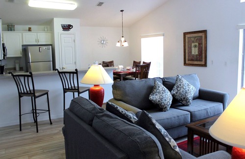 Highgate Park Villa | Free wiFi in upgraded villa with private pool in Gated community