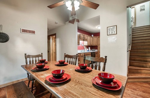 Gatlinburg - Pigeon Forge Cabin | FreeDollywood Tix/Secluded/Ping Pong/Spacious