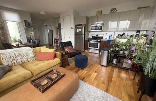 Bedford-Stuyvesant Apartment | FREEDOM TOWER VIEWS- PVT 1BED- CANOPY/COFFEE/PEACE