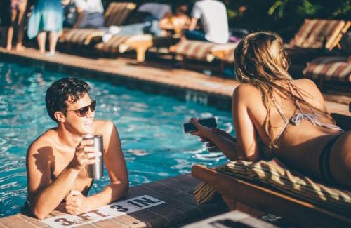 Mid Beach Hostel | Freehand Miami