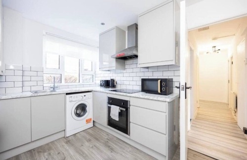 Thurlow Park Apartment | FreeParking | 5 Min 2 Station | Near Brockwel Park