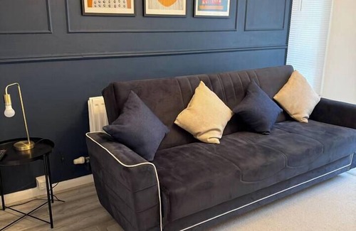 Thurlow Park Apartment | FreeParking | 5 Min 2 Station | Near Brockwel Park