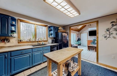 Durham House | Freeport Landing Spacious 4-bdrm house pet friendly, swimming pool, private yard