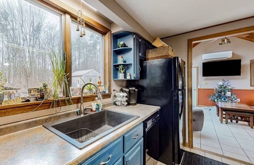 Durham House | Freeport Landing Spacious 4-bdrm house pet friendly, swimming pool, private yard