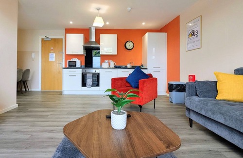 Salford Apartment | FreePrvParking|SmartTV & WiFi|LongStayDiscount