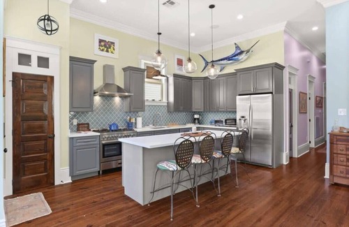 South 7th Ward Apartment | Freestanding 4BD/3BA Classic NOLA House w Backyard