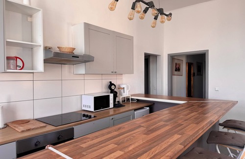 Saint-Laurent Apartment | Freija: Spacious 4-person apartment downtown