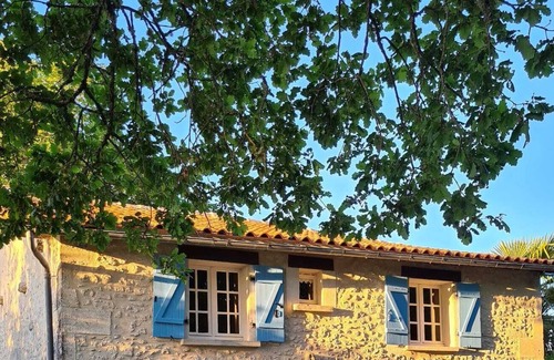 Sainte-Croix-de-Mareuil Other | Freistehende Alte 1824 Erbaute Scheune, die 1985 zum Haus Umgebaut