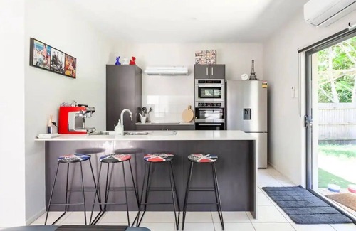 Byron Bay House | French Beach Bungalow (2br, pet-friendly)