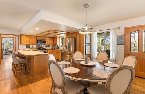 Callender House | French Farmhouse On Boutique Farm - Close to The Beach
