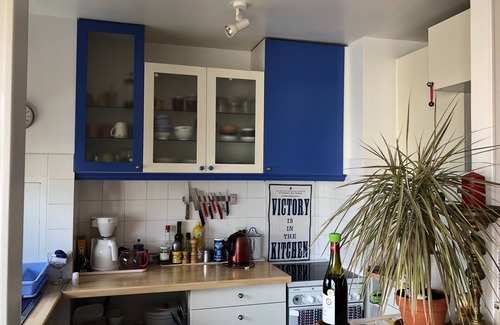 Quartier Saint-Ambroise Apartment | French-German lady rents a 2 rooms apartment, bright, calm well equipped, 46 m2