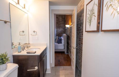 French Quarter Apartment | French Quarter Delight 8