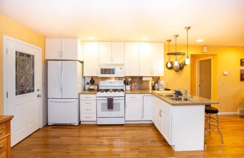 Grand Marais House | French Quarters - Shared duplex, Lake Superior Front Property