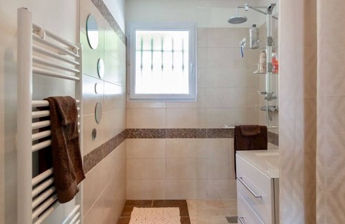 Le Rouret House | French Riviera, charming villa, whole, with heated pool and sea view