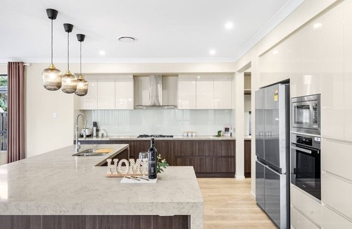 Rochedale House | French Royal Experience 5B3B Grand House 3Parking