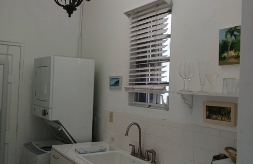 Charlotte Amalie Apartment | Frenchtown Studio apartment with AC, High-speed Starlink.