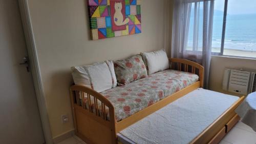Itarare Apartment | Frente Mar - Apartamento para 4 Hóspedes com Home Office Wi-Fi 200mbps, Ar Condicionado e Cozinha Completa