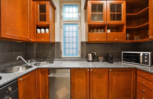 Smichov Apartment | FRESCO APT. WALK TO CHARLES BRIDGE