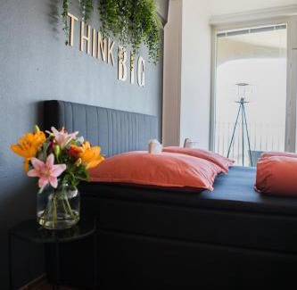 Antonsviertel Apartment | Fresh apartment - 20th floor - Netflix - Center