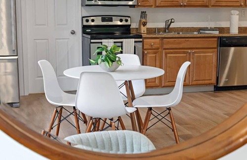 Sailboat Bend Apartment | Fresh & Bright Condo 1BR/1BA – Near Riverwalk
