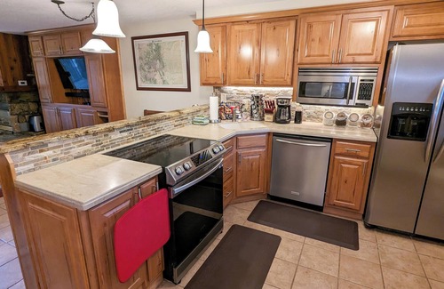 Winter Park Condo | Fresh & clean platinum-rated condo. Pool, spa, ski shuttle, close to town.
