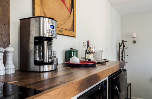 Munjoy Hill Apartment | Fresh East End Apartment Walkable to Downtown Portland