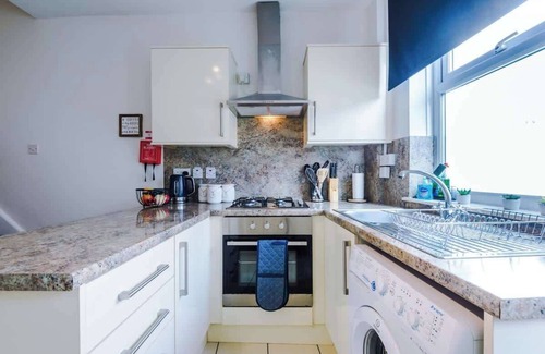 Chester Cottage | Fresh house, amazing location, great for couples!