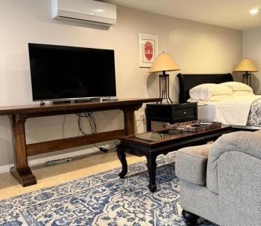 Hillcrest House | Fresh Meadow Cozy Studio