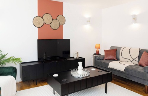Five Oak Green House | Fresh new 3BRhouse close to town